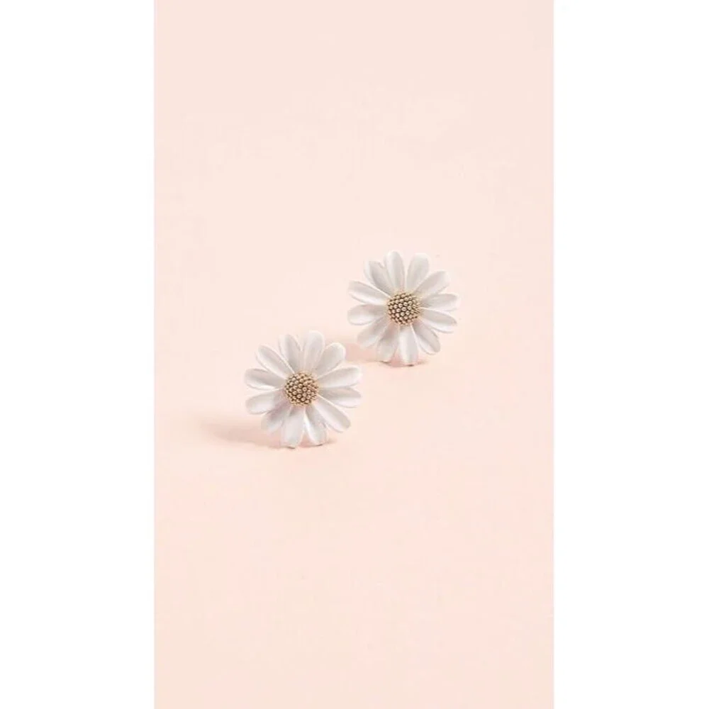 Kate Spade Into The Bloom Daisy Flower Stud Earrings in Gold/White